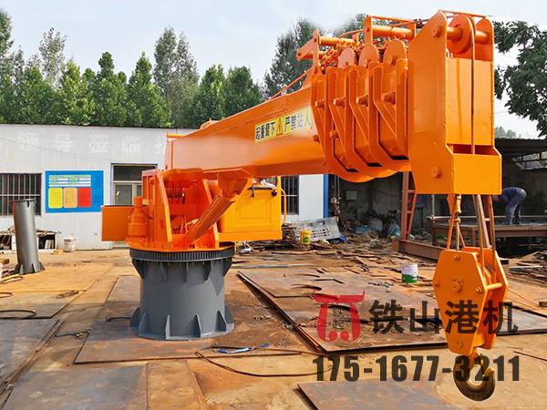 江西新余甲板起重機廠家船用起重機如何進行裝卸貨物？
